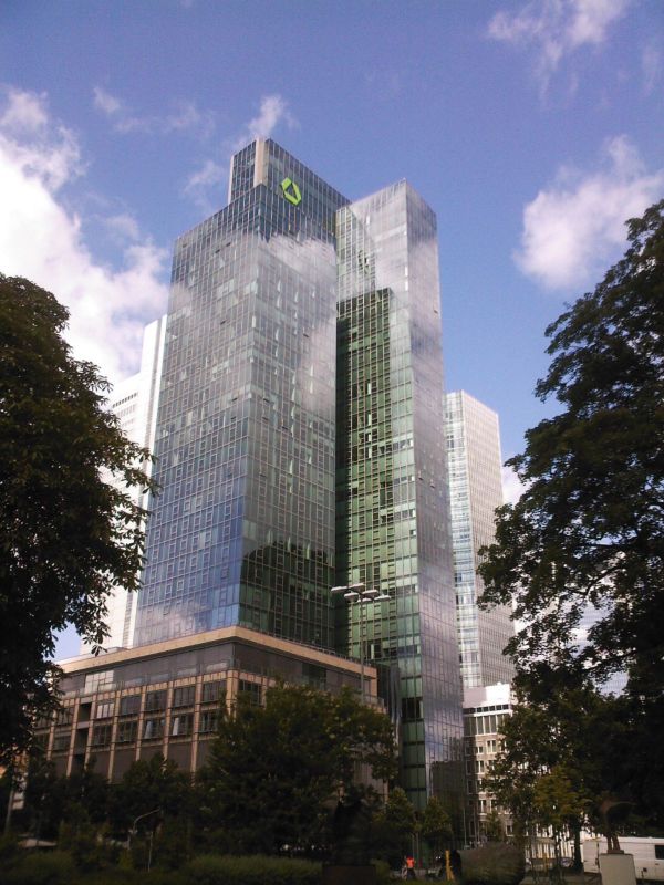 Frankfurt - Dresdner bank.jpg